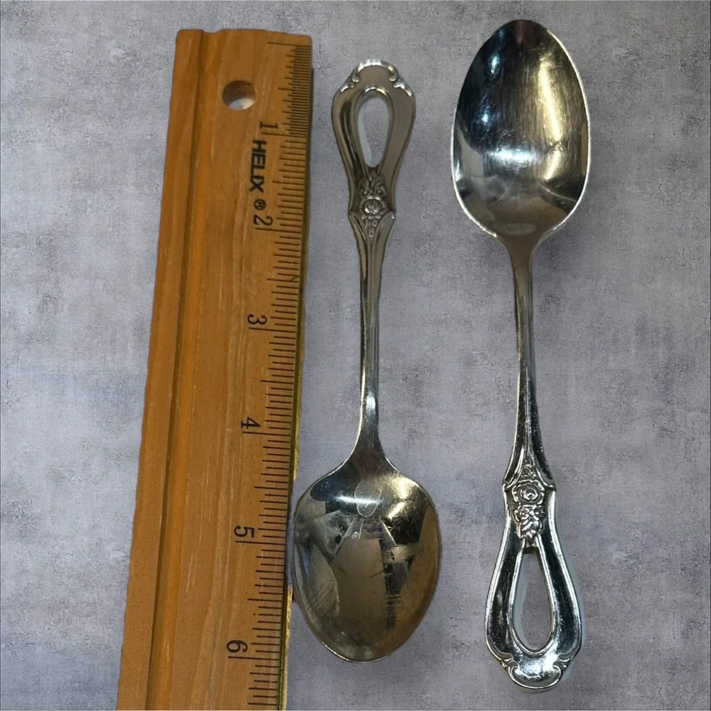 Oneida TOUJOURS Heirloom Stainless Flatware - Set of 3 Spoons‎